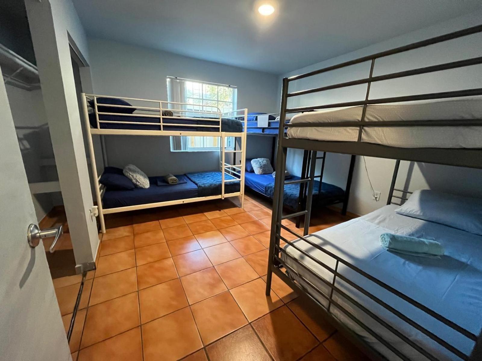 Beds & Sheets Little Havana ไมอามี ภายนอก รูปภาพ